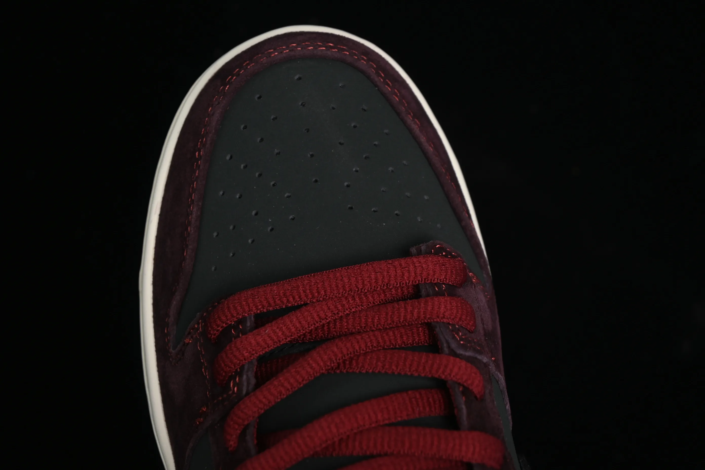 All categories Nk SB Dunk Series Nk SB Dunk Low low-top sneakers Riot Skateshop x Nk SB Dunk Low joint model Bordeaux red low-top casual sneakers FZ1289-200